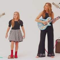 Lennon Stella & Maisy Stella - Boom Clap